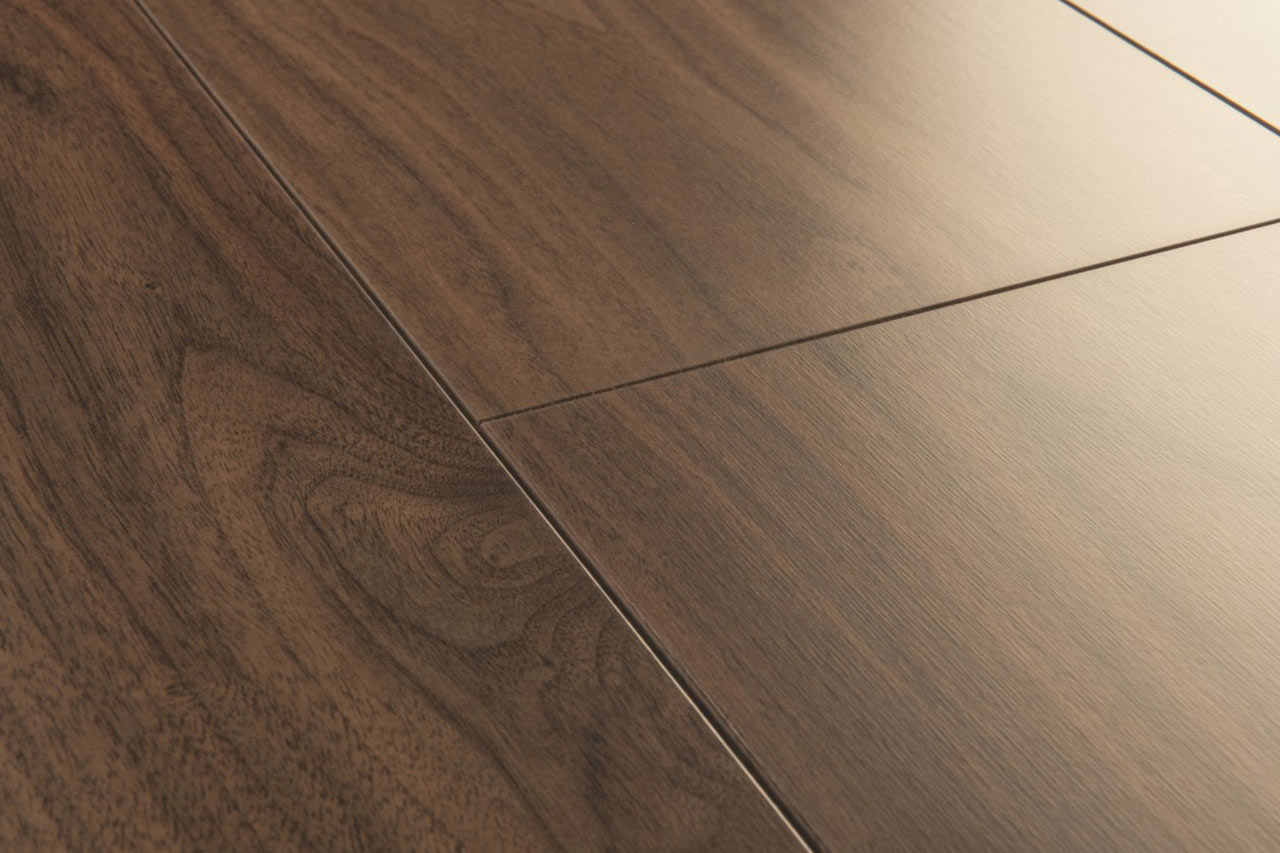 QuickStep Capture Chic Walnut Laminate Flooring, 9mm Image