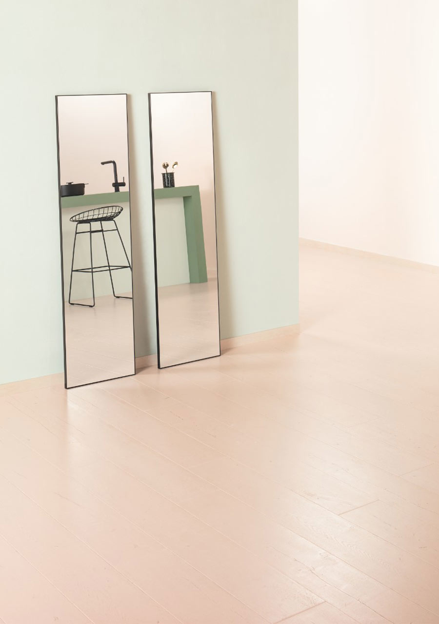 QuickStep Capture Painted Oak Rose Laminate Flooring, 9mm Image