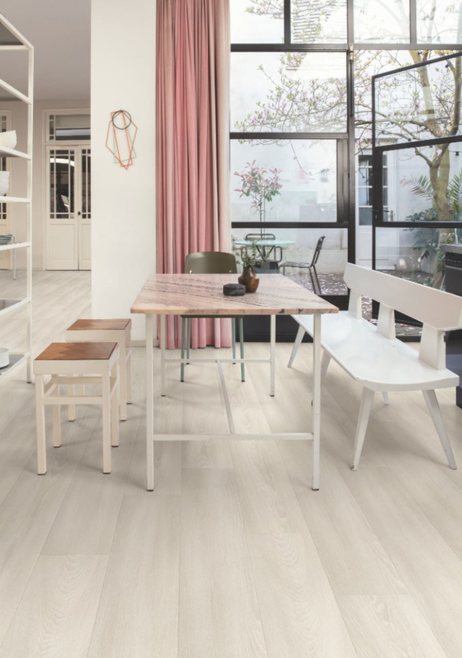 QuickStep Capture White Premium Oak Laminate Flooring, 9mm Image