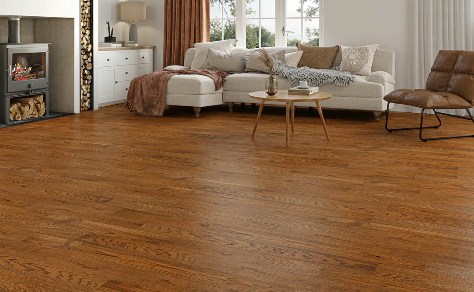 Ravenwood Engineered Oak Flooring, Rustic, Golden, Brushed & UV Oiled, 125x10xRLmm Image