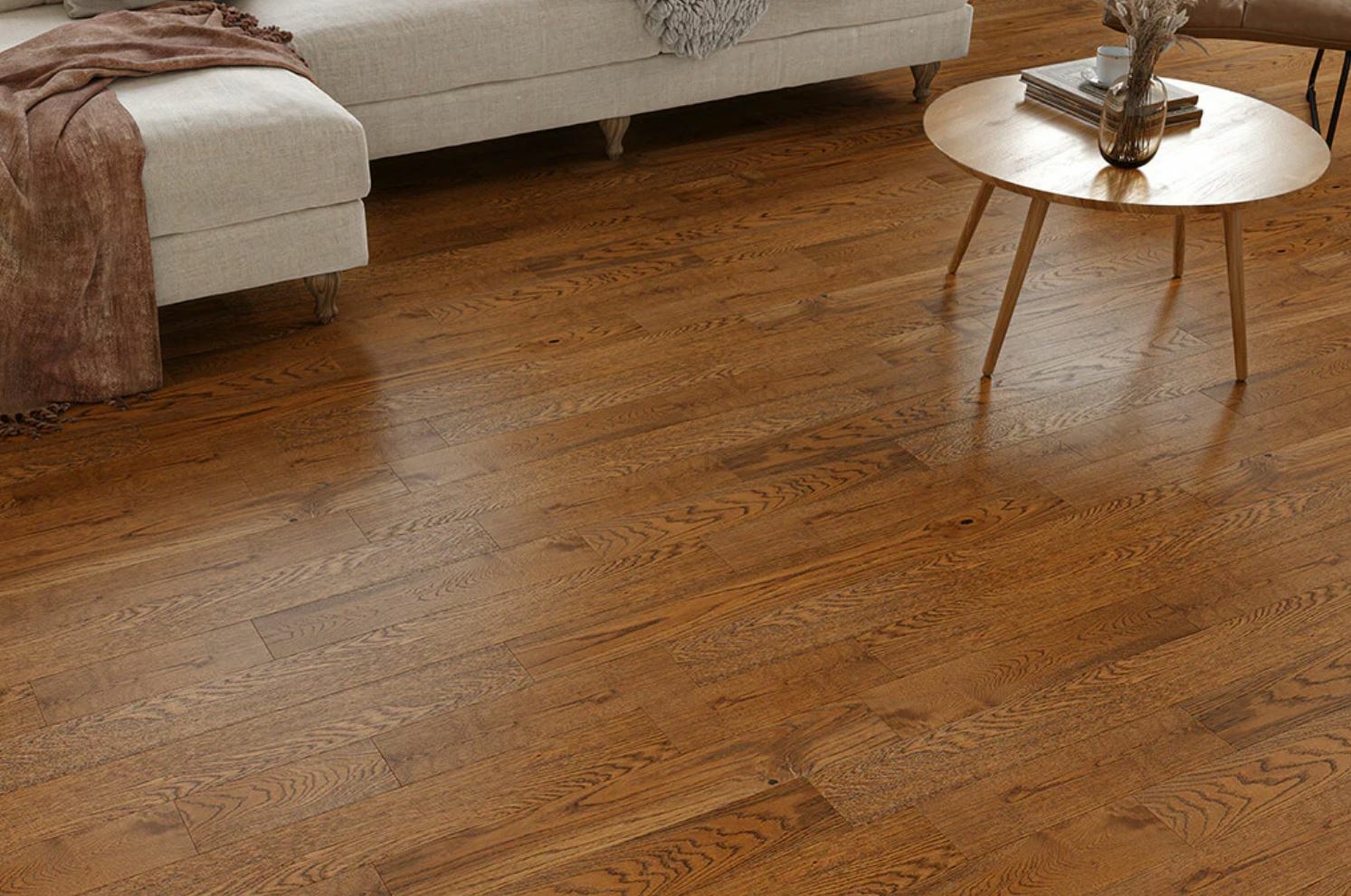 Ravenwood Engineered Oak Flooring, Rustic, Golden, Brushed & UV Oiled, 125x10xRLmm Image
