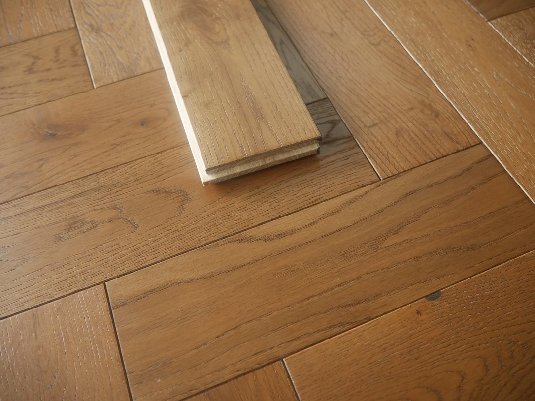 Solid Oak Parquet Flooring Herringbone Blocks, Rustic, Golden Smoked Brushed UV Oiled, 90x18x300mm Image