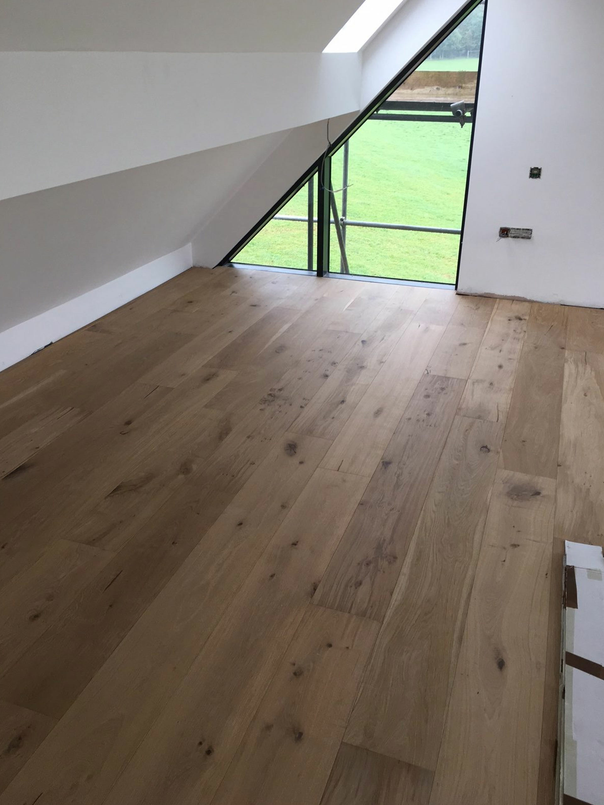 Tradition Classics Unfinished Oak Engineered Flooring, Rustic, 240x15x1900mm Image