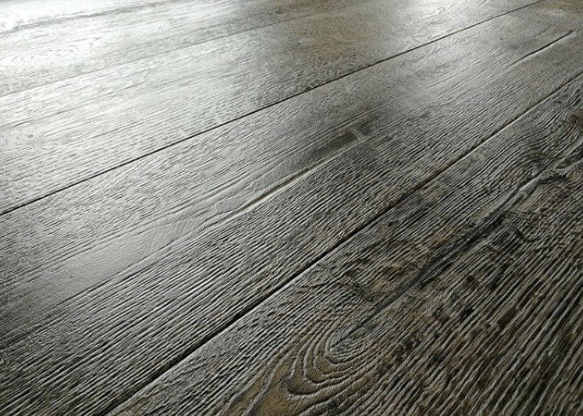 Tradition Deluxe Engineered Oak Flooring, Rustic, Distressed, 220x15x2200mm Image