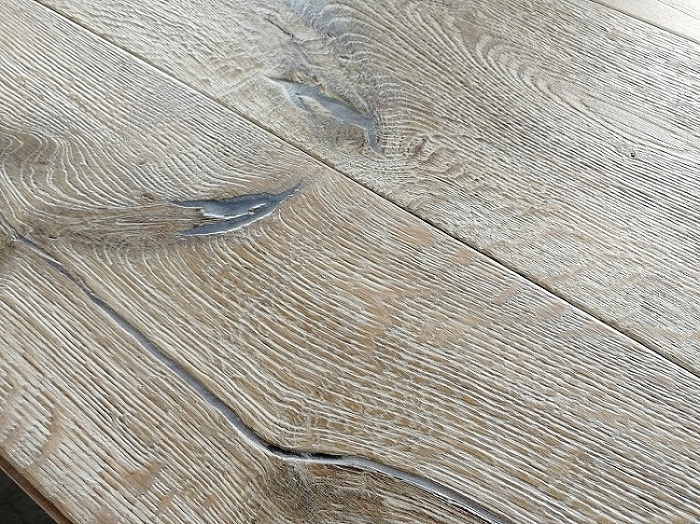 Tradition Deluxe Engineered Oak Flooring, Rustic, Distressed, 220x15x2200mm Image