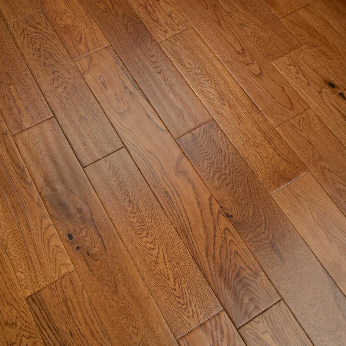 Tradition Engineered Golden Oak Flooring, Handscraped, Rustic, Lacquered, RLx125x18mm Image