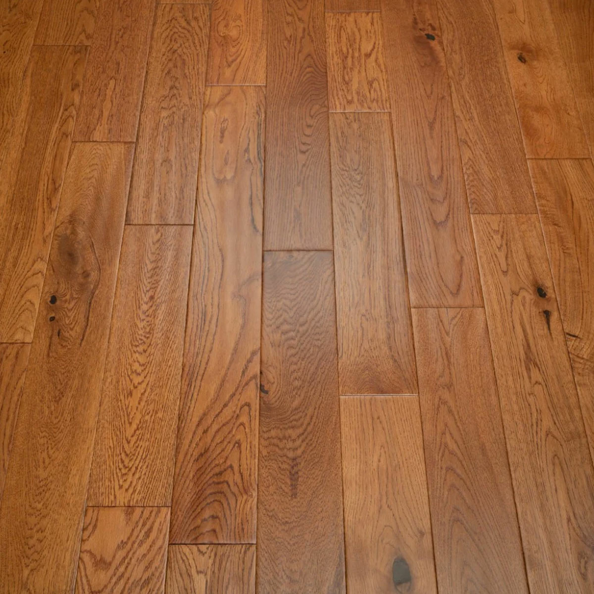 Tradition Engineered Golden Oak Flooring, Handscraped, Rustic, Lacquered, RLx125x18mm Image