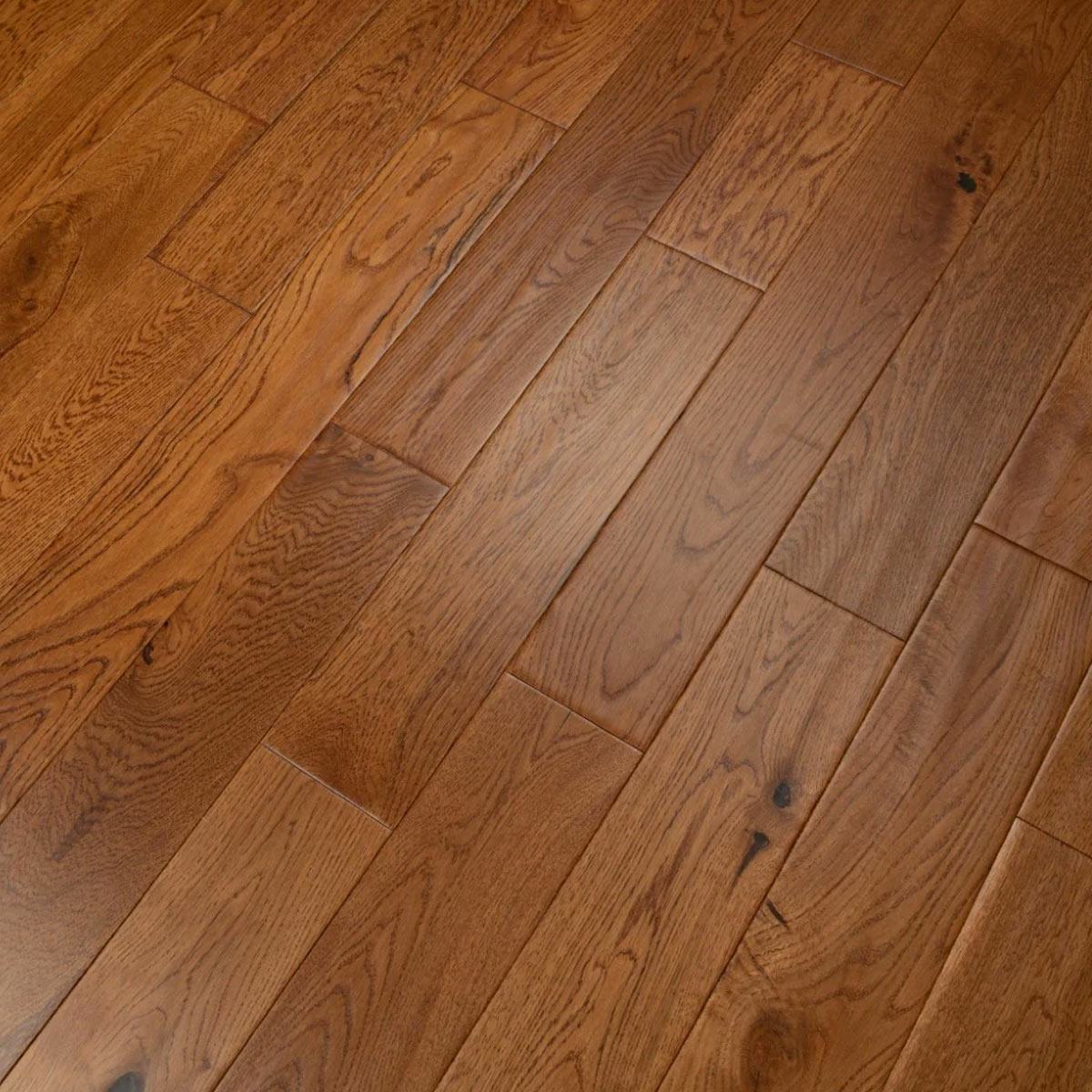 Tradition Engineered Golden Oak Flooring, Handscraped, Rustic, Lacquered, RLx125x18mm Image