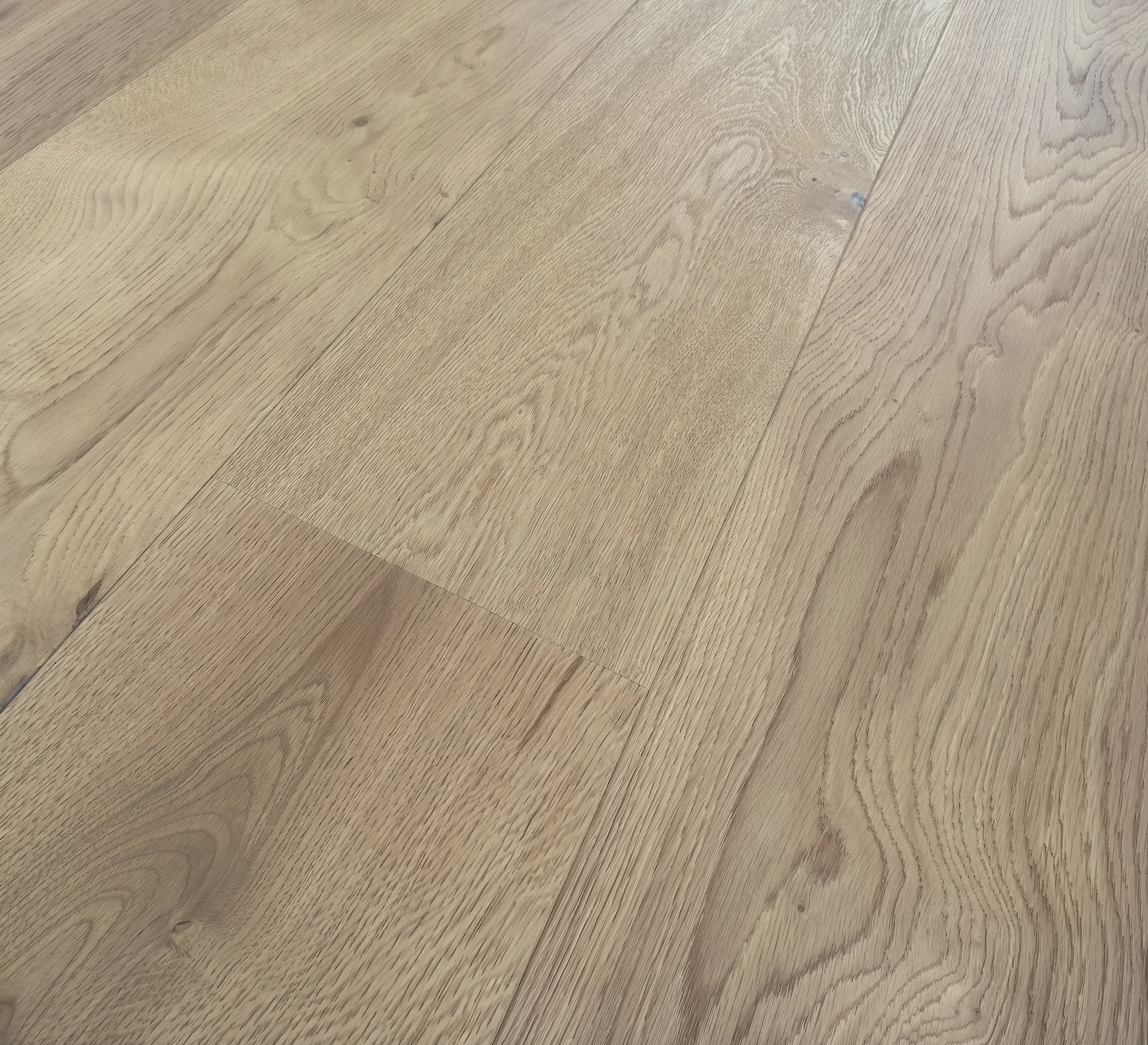 Tradition Engineered Oak Flooring, Natural, Brushed, Oiled, 220mm x14mm x 2200 mm Image