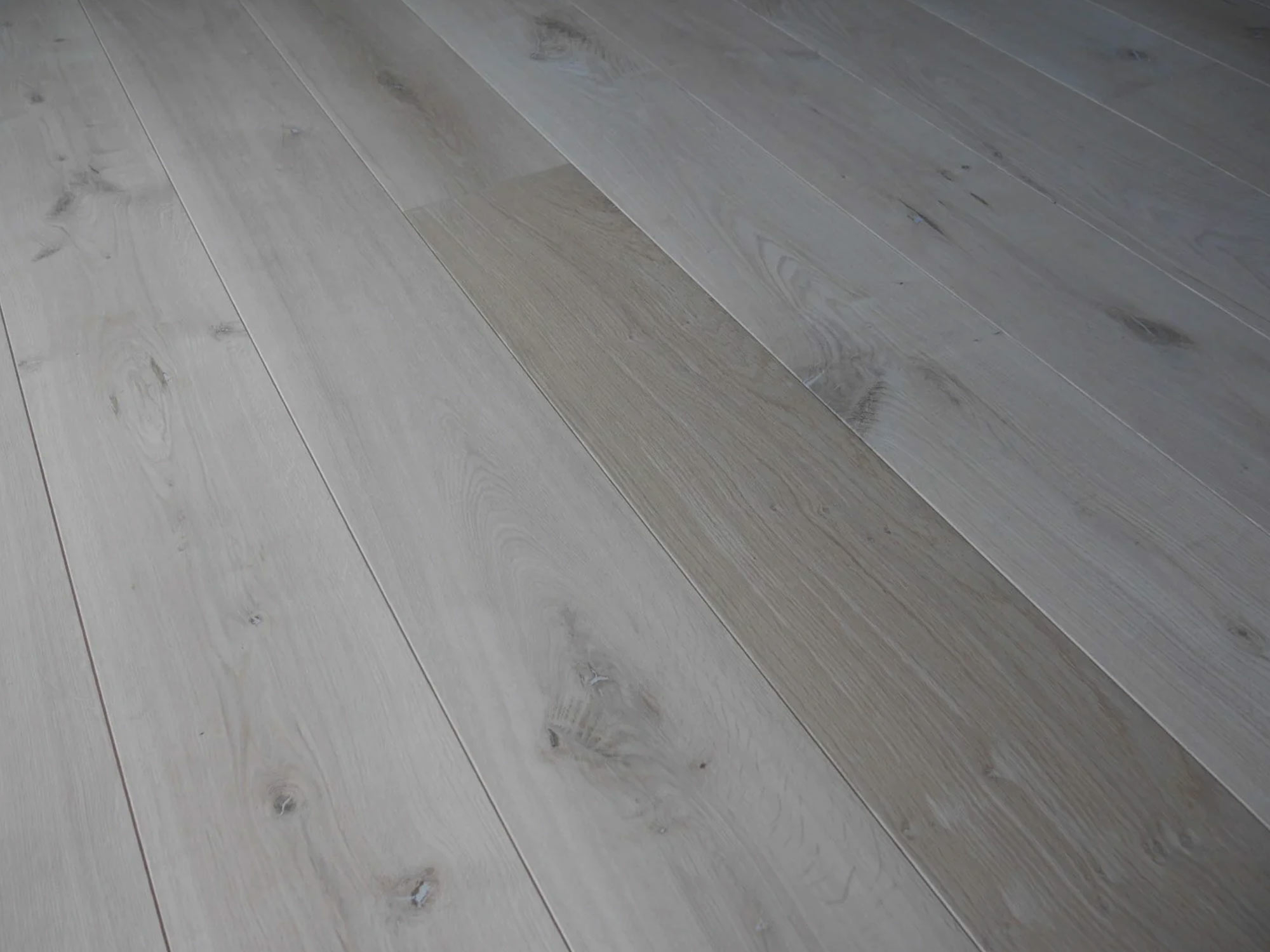Tradition Engineered Oak Flooring, Natural, Unfinished 190x20x1900mm Image