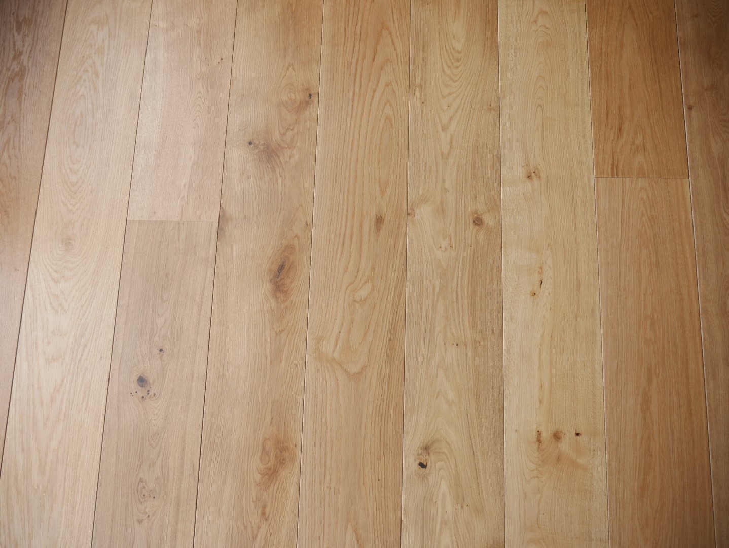 Tradition Engineered Oak Flooring Rustic, Lacquered, 190x20x1900mm Image