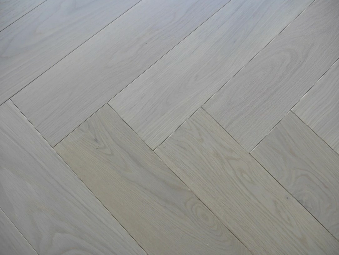 Tradition Engineered Oak Parquet Flooring, Herringbone, White Oiled, 90x14x450mm Image