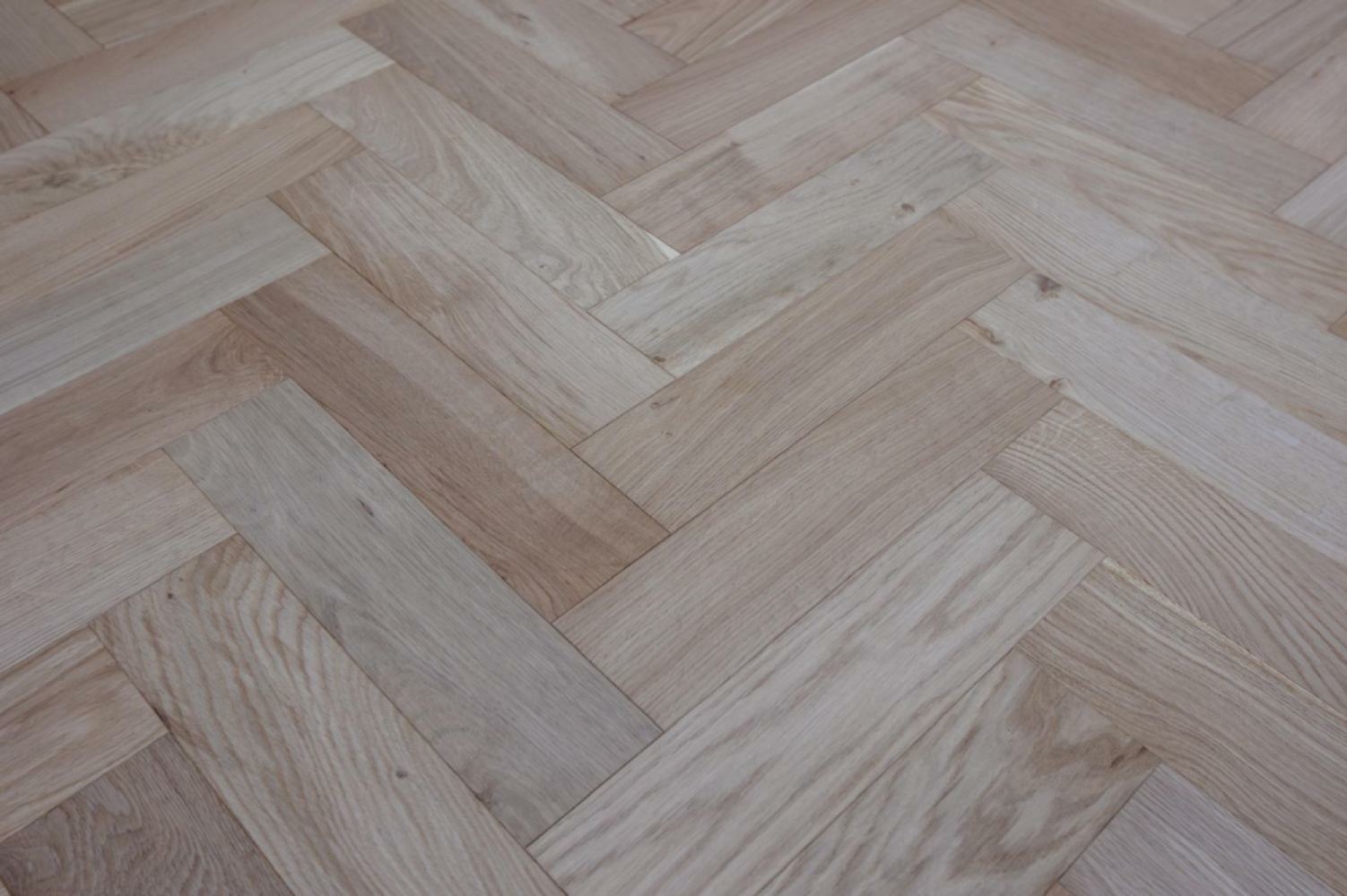 Tradition Life Aurora Herringbone Engineered Oak Flooring, Brushed, Lacquered, 90x10x350mm Image