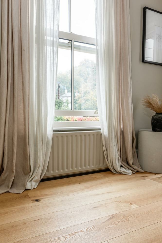 Tradition Life Honey Engineered Oak Flooring, Brushed, Lacquered, 190x14x1900mm Image