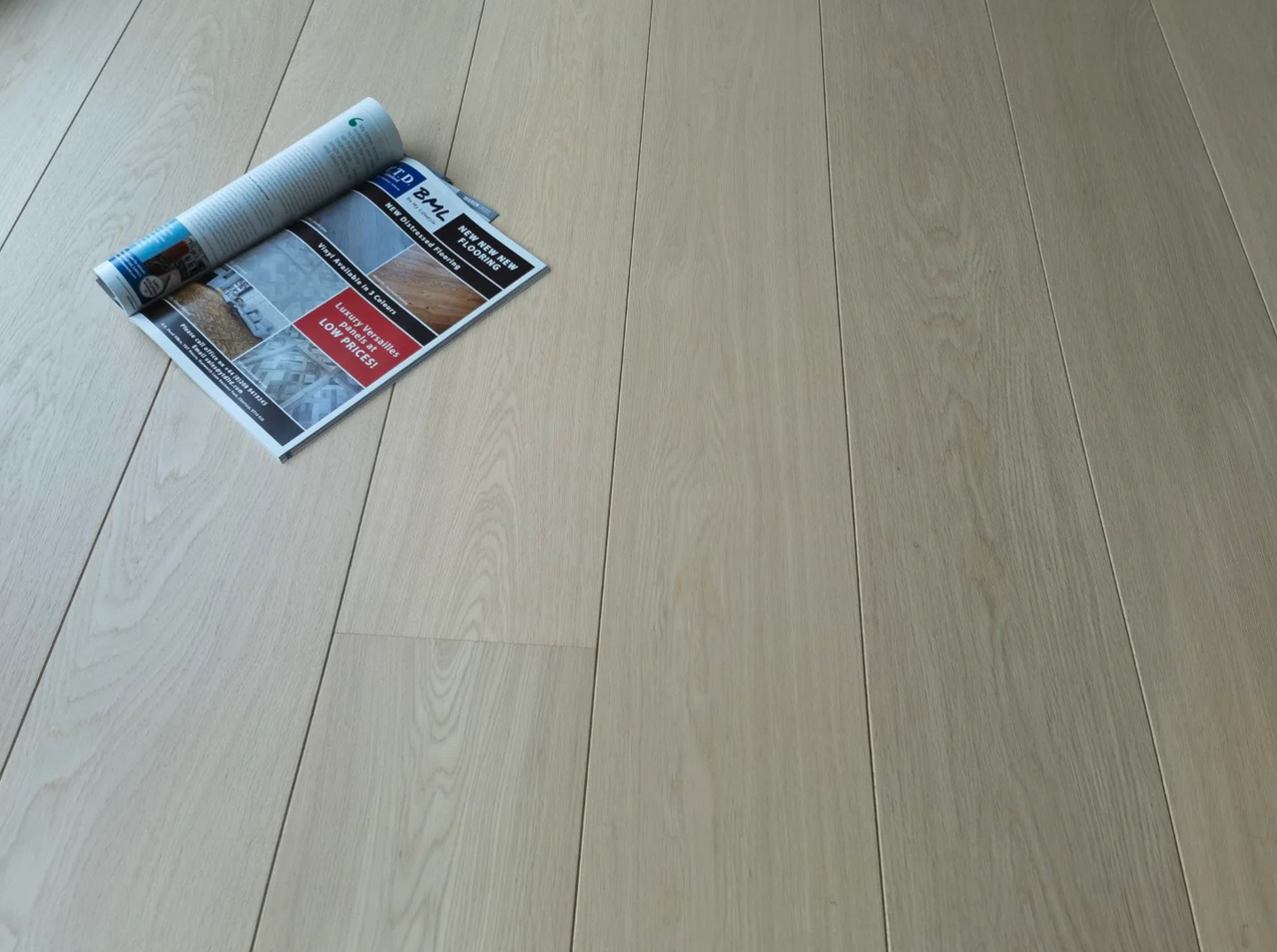 Tradition Oak Engineered Flooring, Prime AB Grade, Invisible Finish 190x14xRL Image