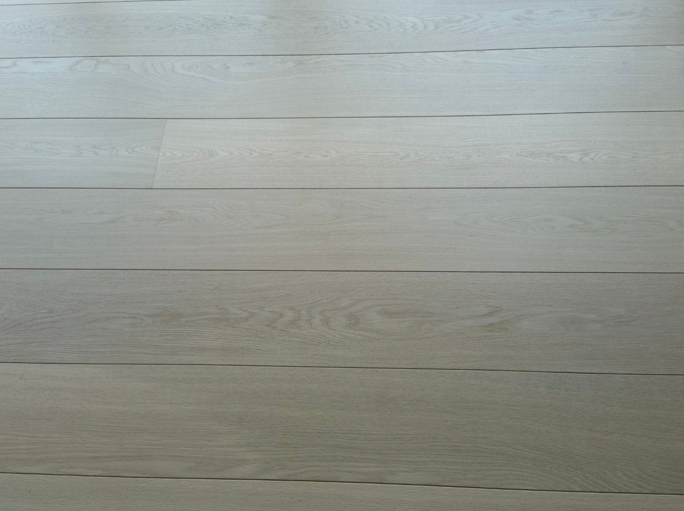 Tradition Oak Engineered Flooring, Prime AB Grade, Invisible Finish 190x14xRL Image