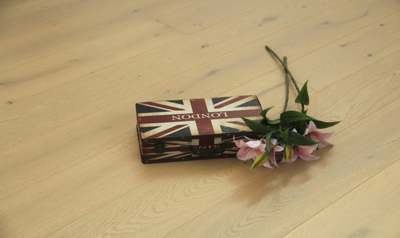 Tradition Select Engineered Oak Flooring, Brushed, UV Oiled 190x14x1900mm Image