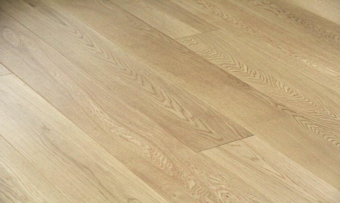 Tradition Select Engineered Oak Flooring, Prime, UV Lacquered 189x14x1860mm Image