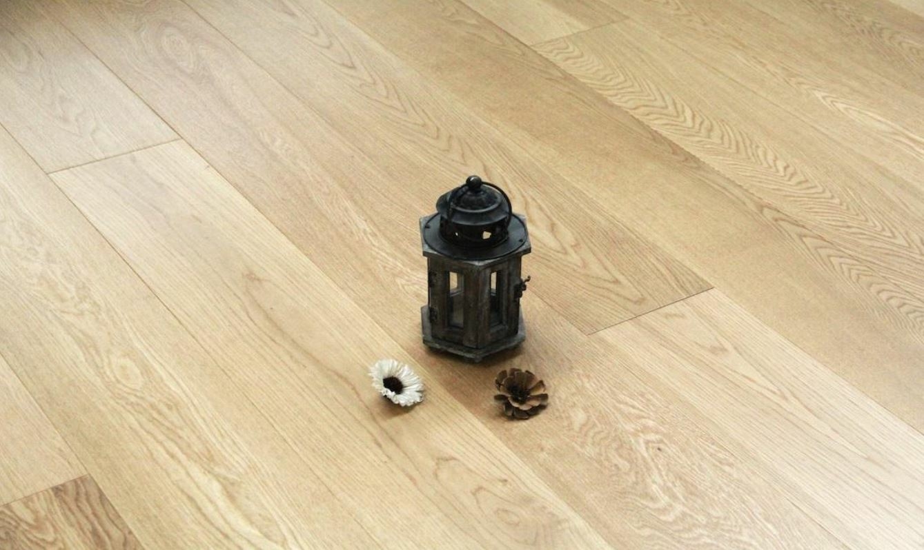 Tradition Select Engineered Oak Flooring, Prime, UV Lacquered 189x14x1860mm Image