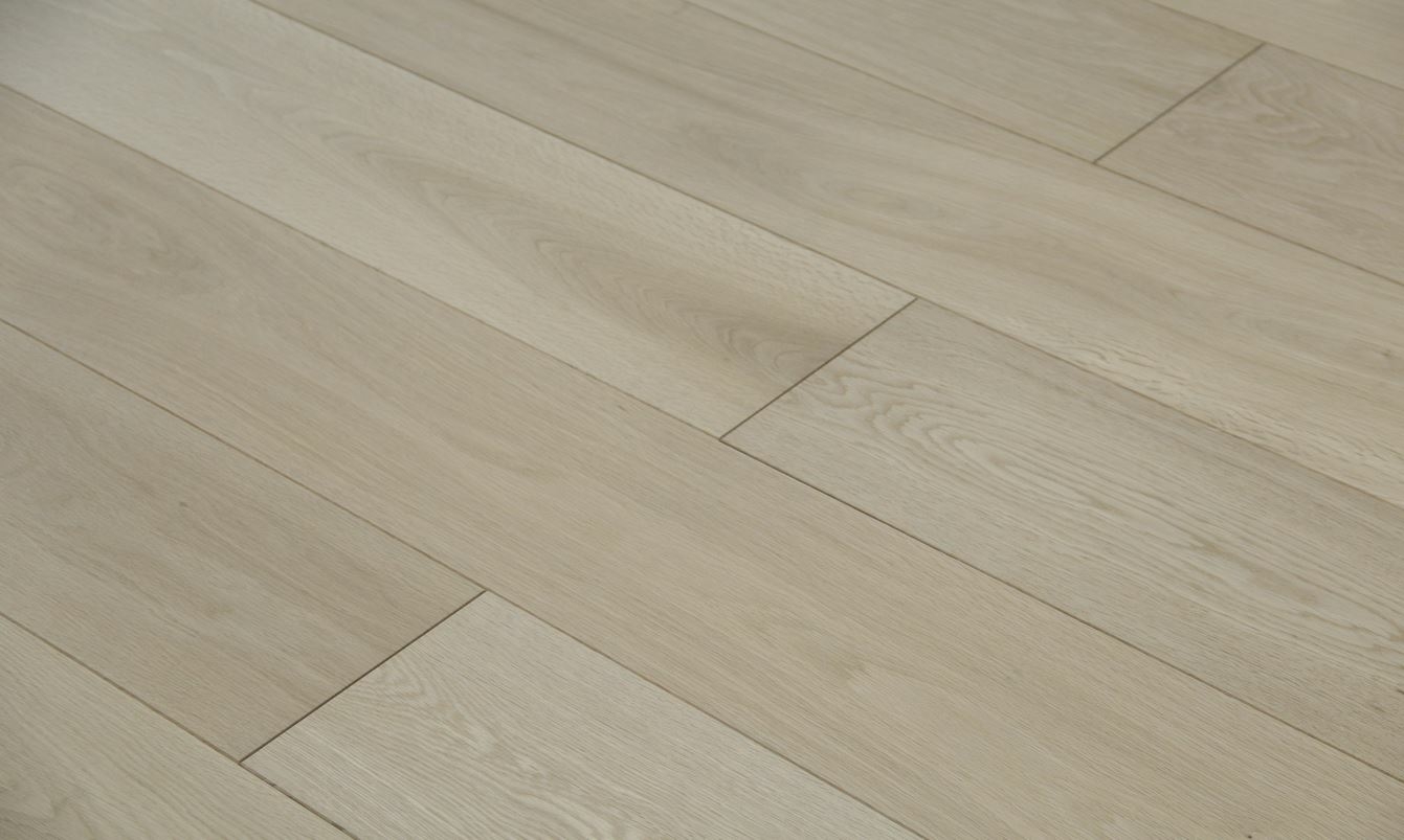 Tradition Select Engineered Oak Flooring, Unfinished 190x14x1900mm Image