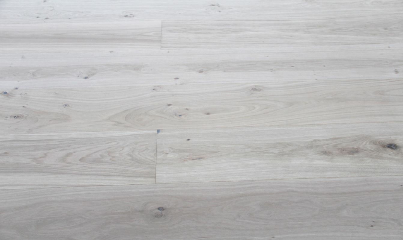 Tradition Select Engineered Oak Flooring, Unfinished 260x14x2200mm Image