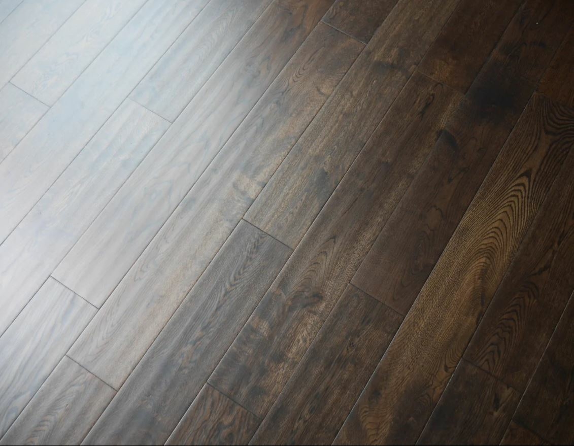 Tradition Solid Coffee Oak Hardwood Flooring, Rustic, Handscraped, Matt Lacquered, RLx125x18mm Image