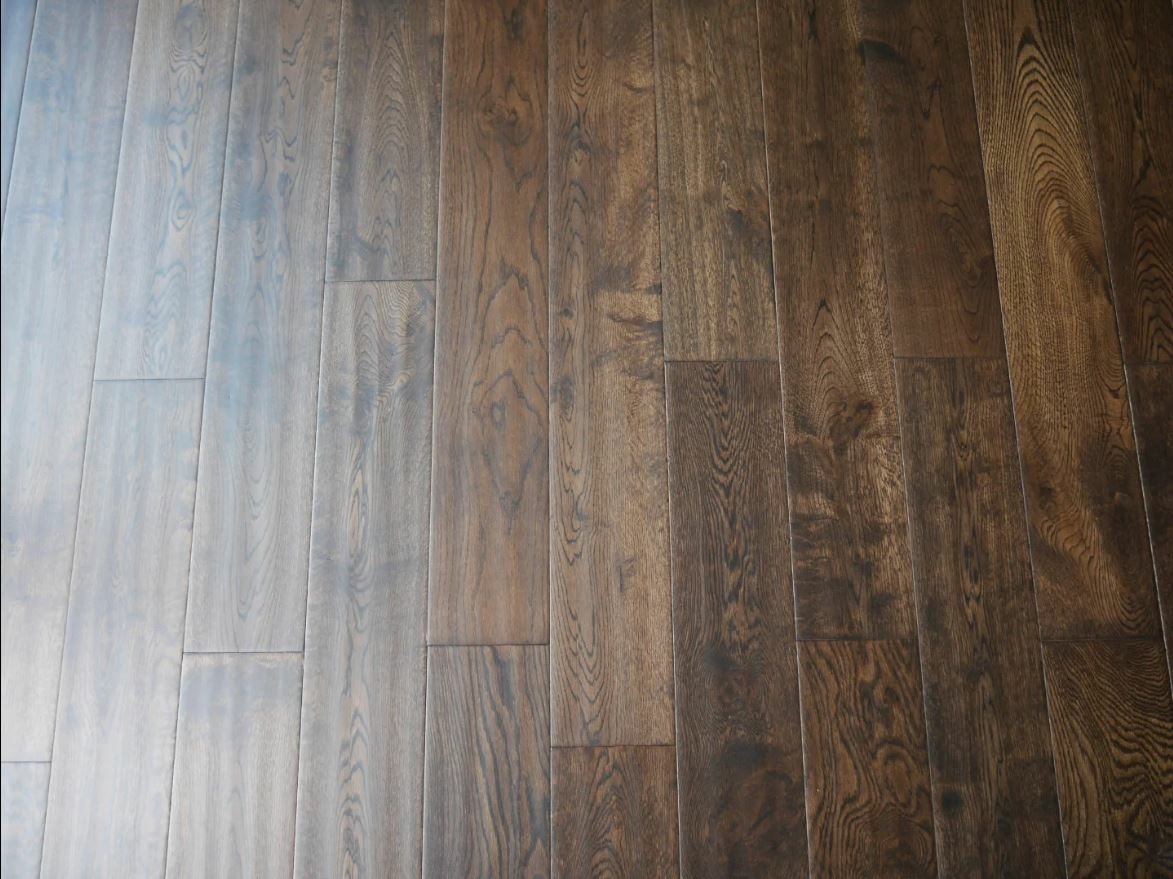 Tradition Solid Coffee Oak Hardwood Flooring, Rustic, Handscraped, Matt Lacquered, RLx125x18mm Image