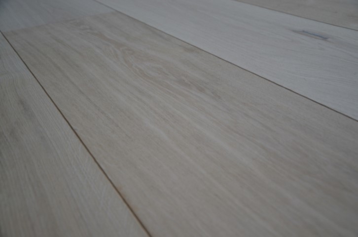 Tradition Unfinished Engineered Oak Flooring, Rustic, 300x20x2200mm Image