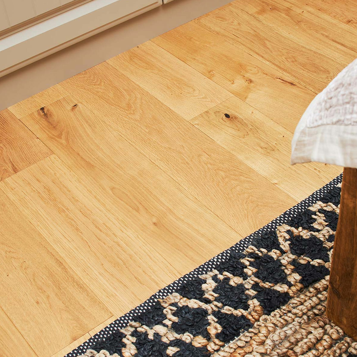 V4 Alpine, Brushed Oak Engineered Flooring, Rustic, Brushed, Matt & UV Lacquered, 150x14x1900mm Image