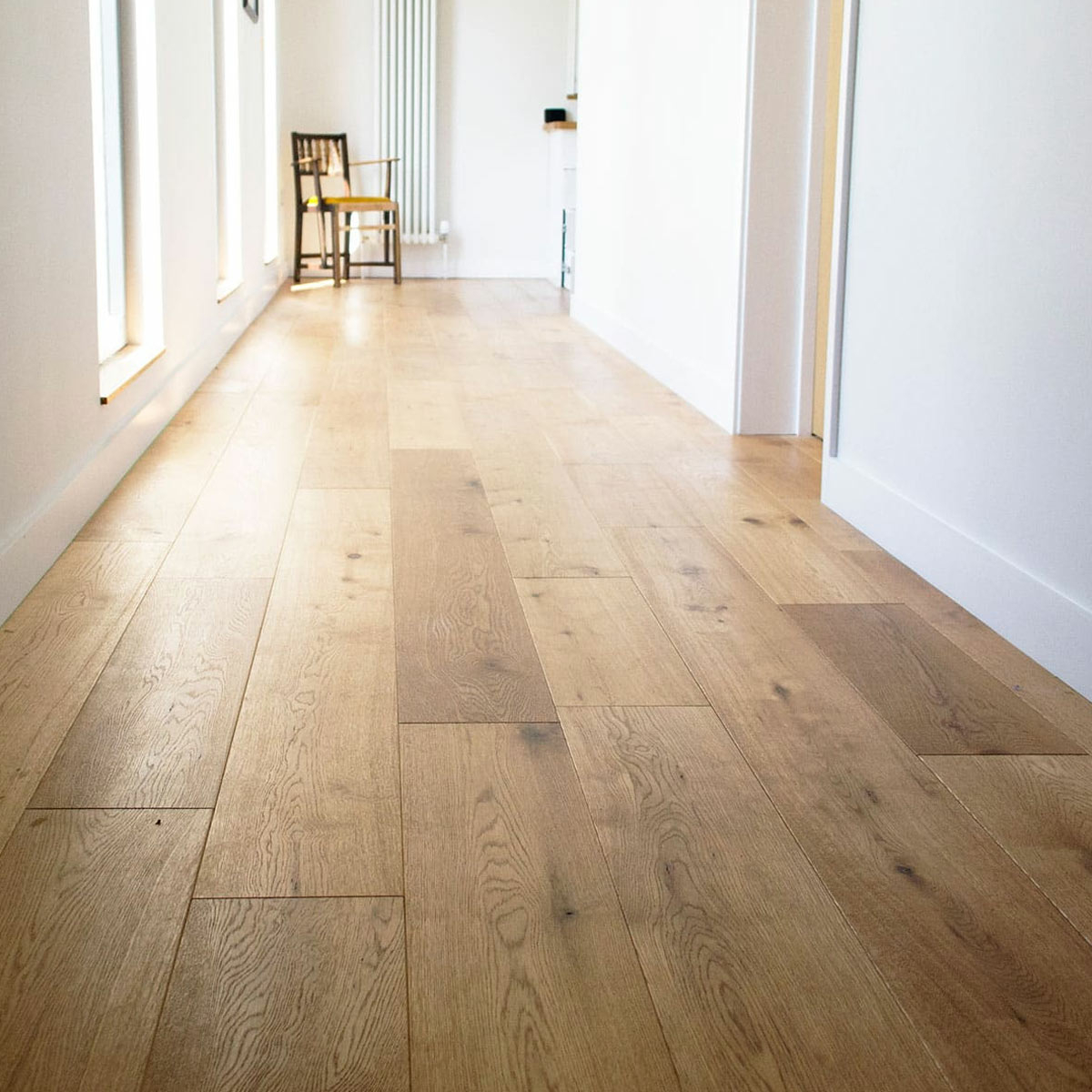 V4 Alpine, Canyon Oak Engineered Flooring, Rustic, Brushed & Oiled, 190x18x1900mm Image