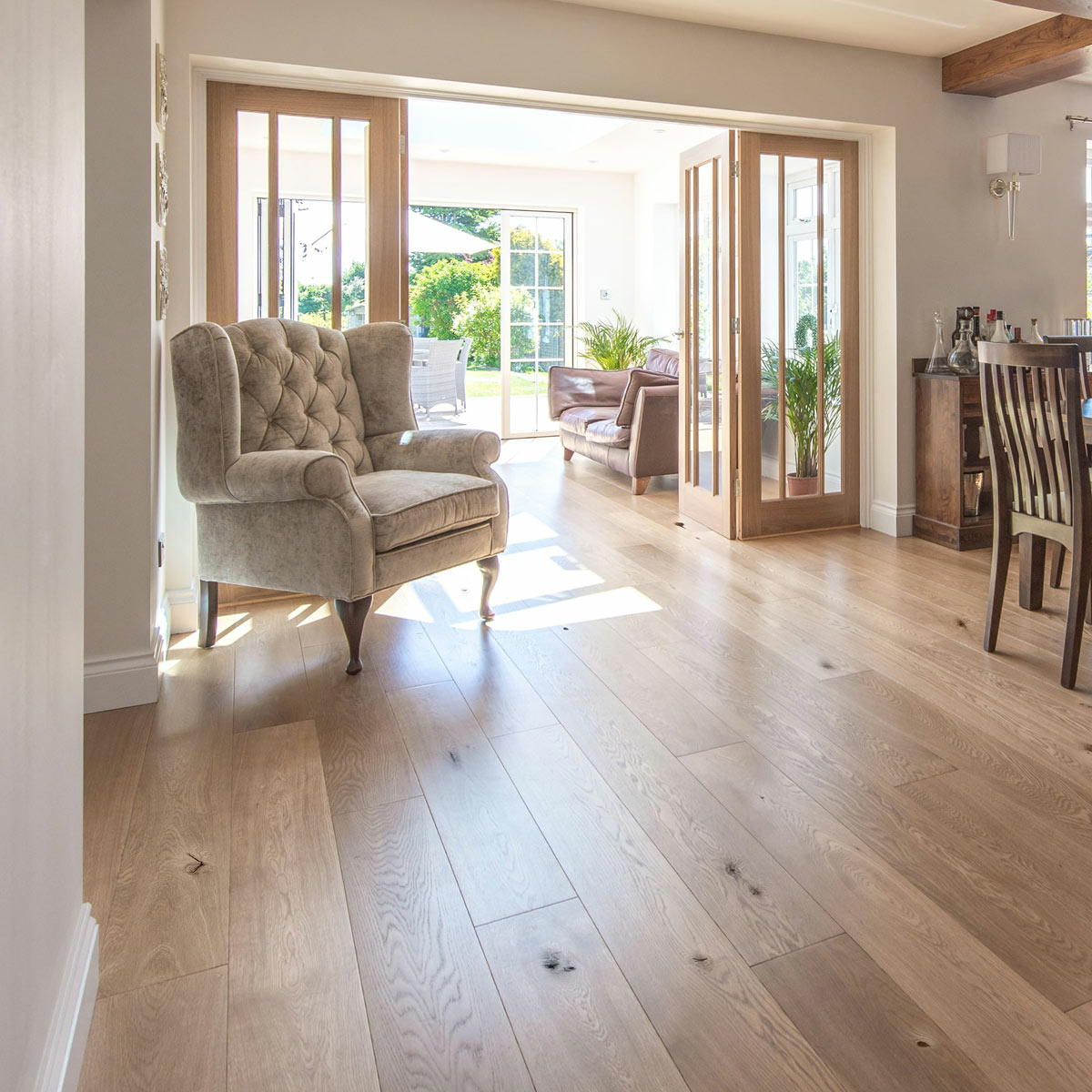 V4 Alpine, Glade Oak Engineered Flooring, Rustic, Matt & UV Lacquer, 190x14x1900mm Image