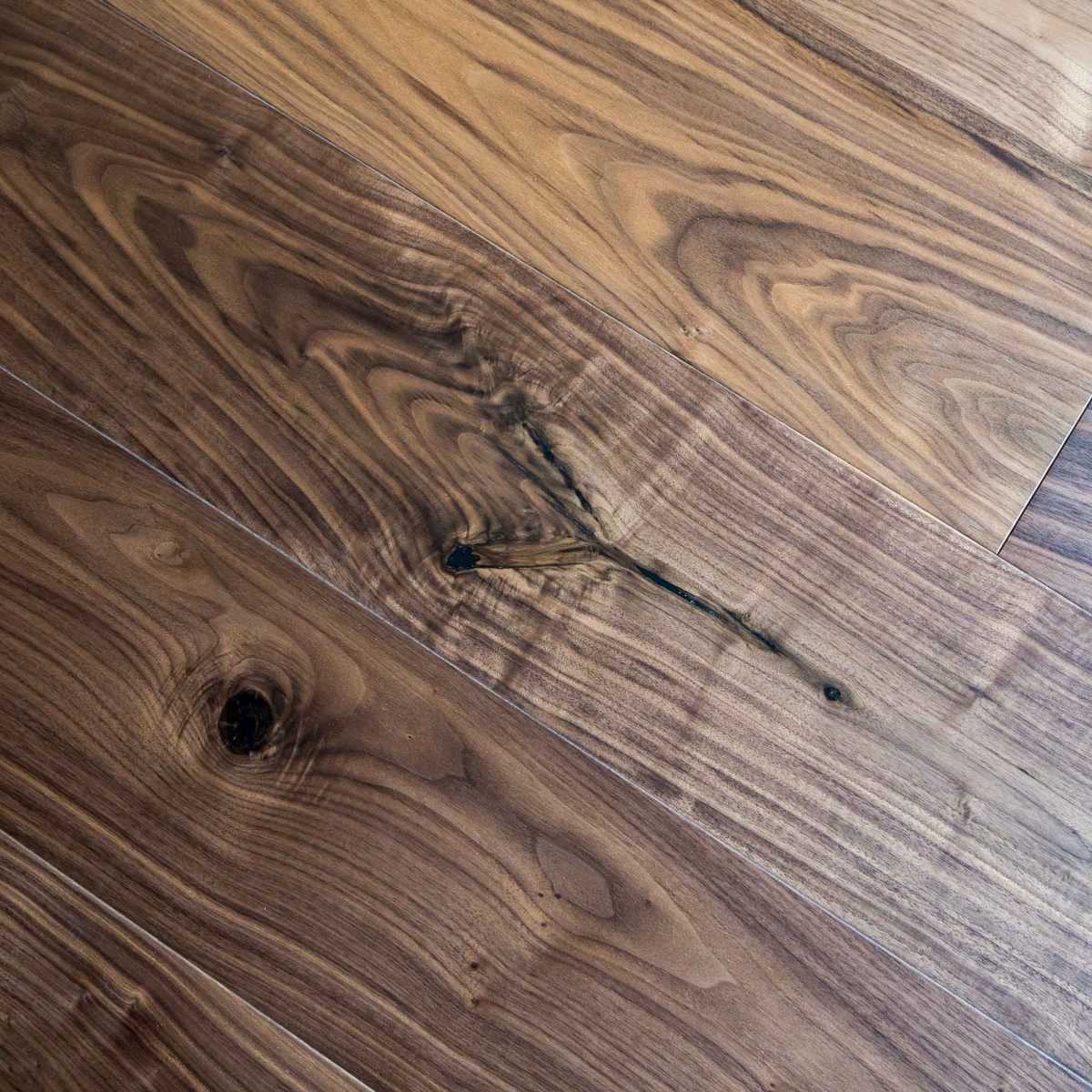 V4 Deco Plank, Black Walnut Engineered Flooring, Rustic, UV Oiled, 190x14x1900mm Image