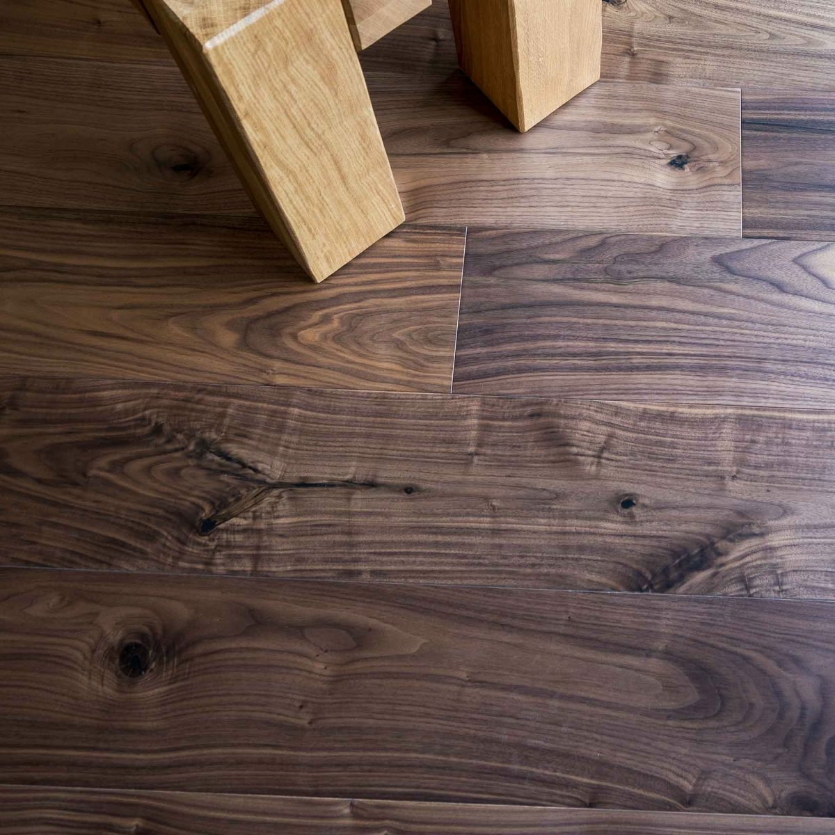 V4 Deco Plank, Black Walnut Engineered Flooring, Rustic, UV Oiled, 190x14x1900mm Image
