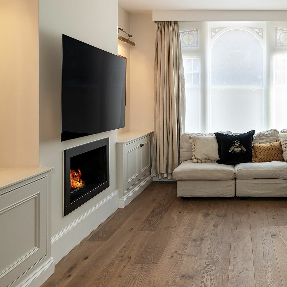 V4 Deco Plank, Smoked White Oak Engineered Flooring, Rustic, Brushed & UV Oiled, 190x14x1900mm Image