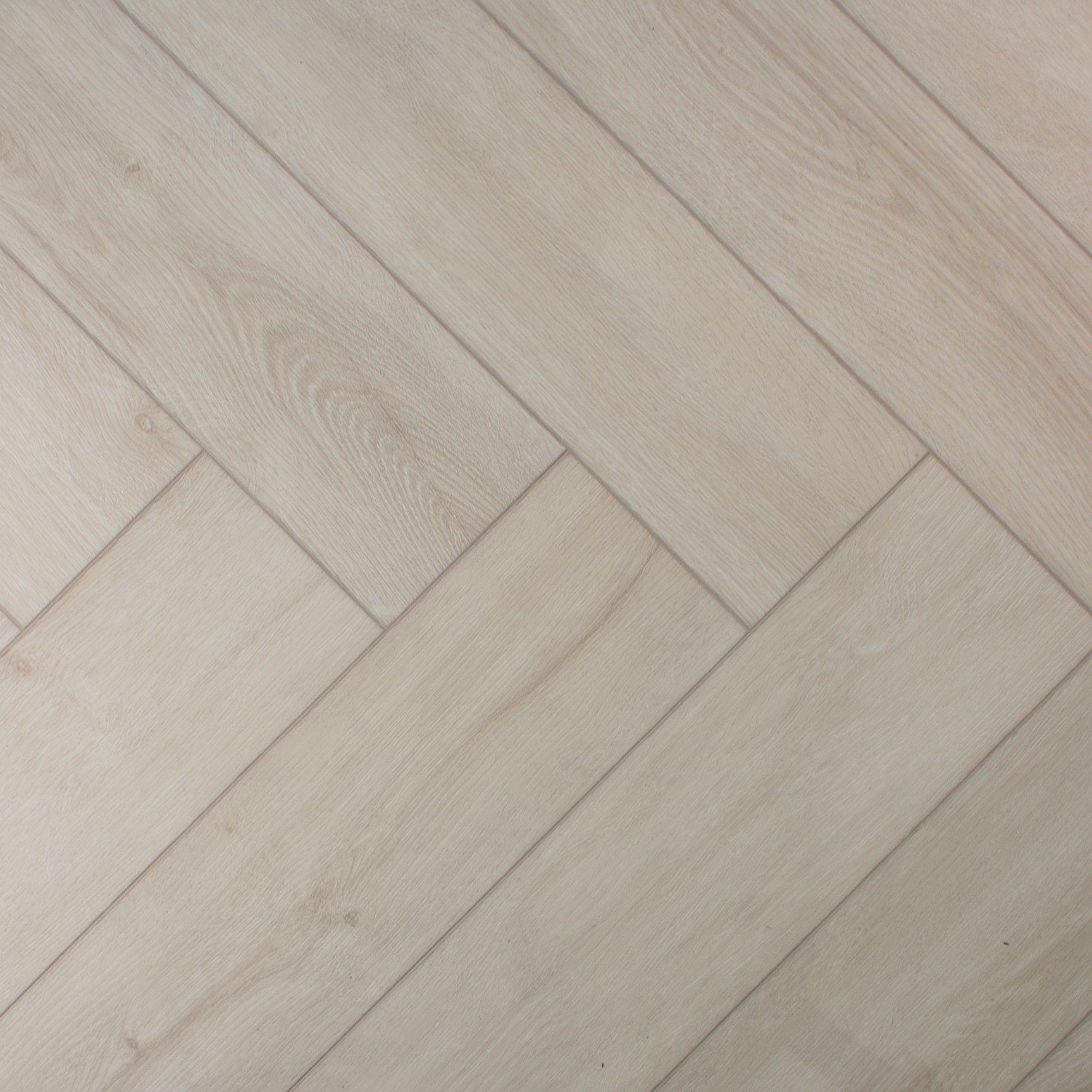 Evergreen Aqua Deluxe Coastal Beige SPC Vinyl Flooring, Herringbone, 122x5x610mm Image